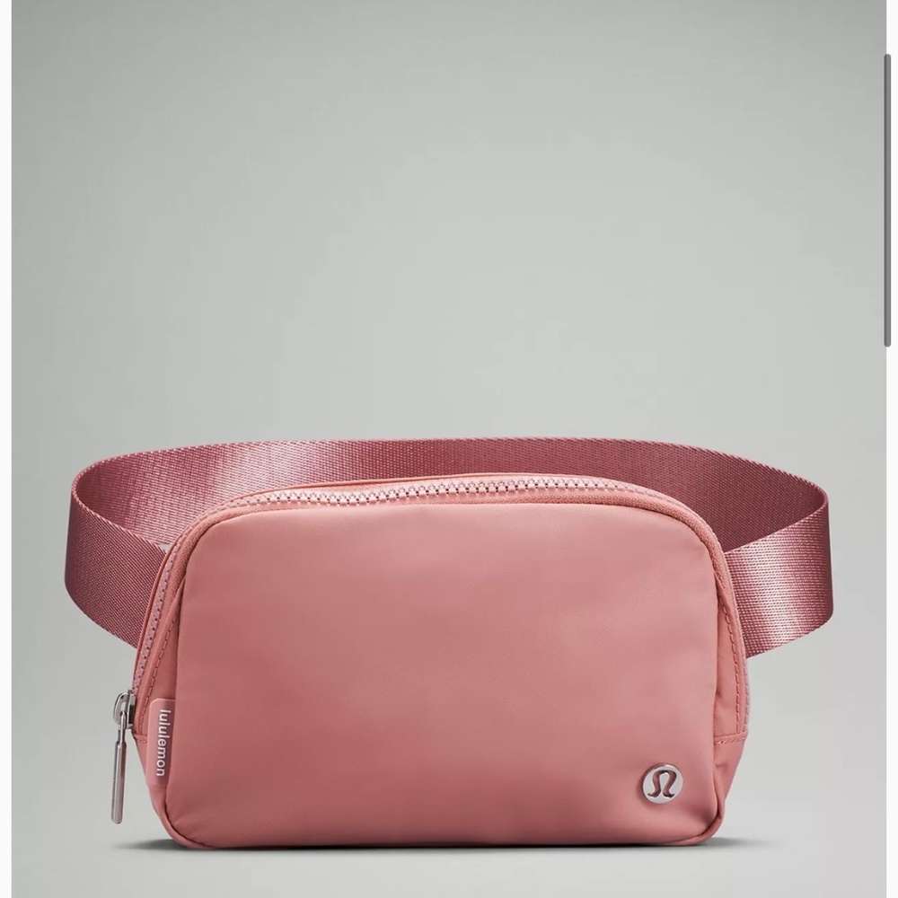 Lululemon Everywhere Belt Bag